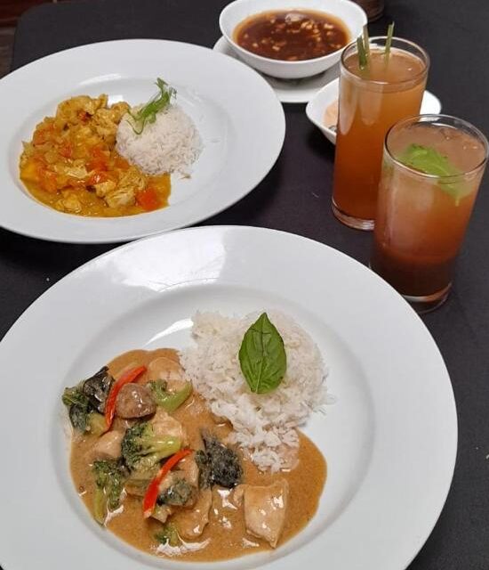 Almorzando en el Tin Jo